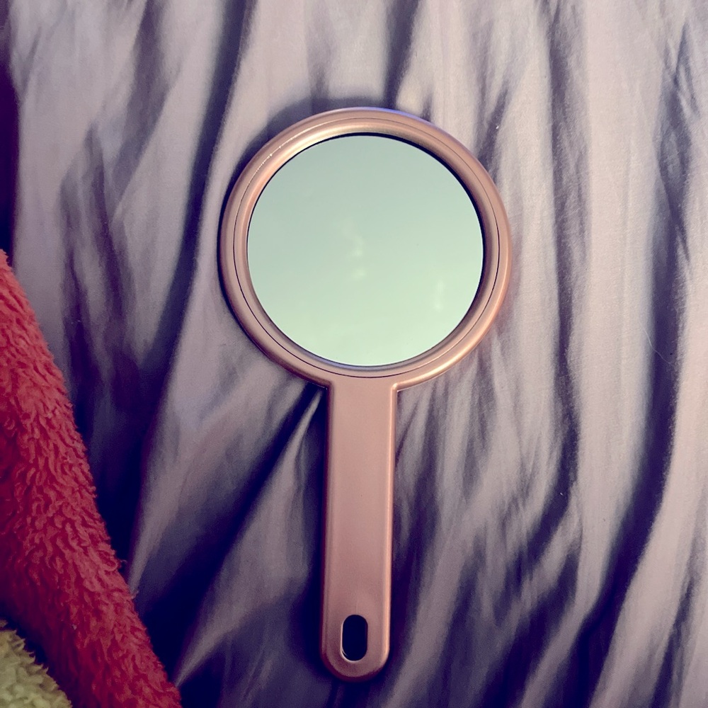 Pink mirror